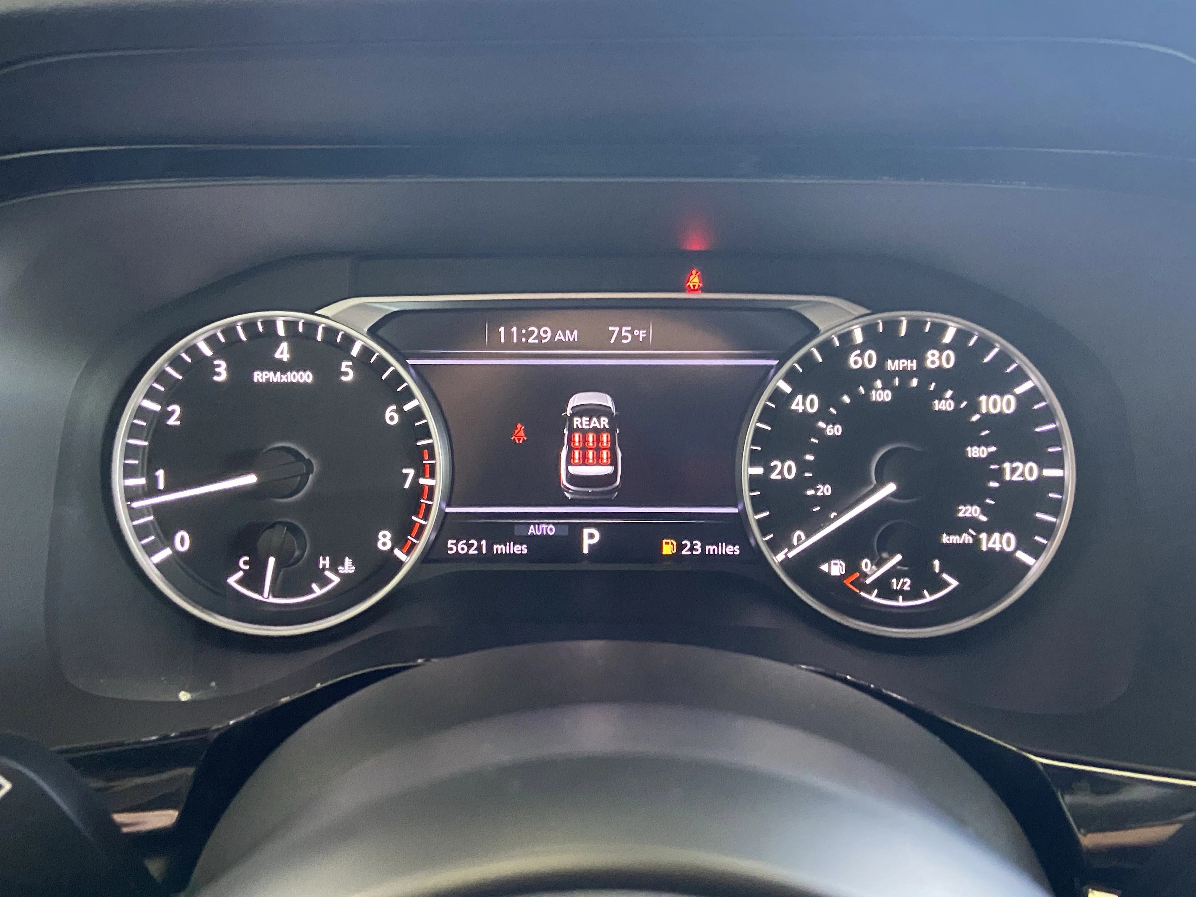 2025 Nissan Pathfinder SV - Photo 17