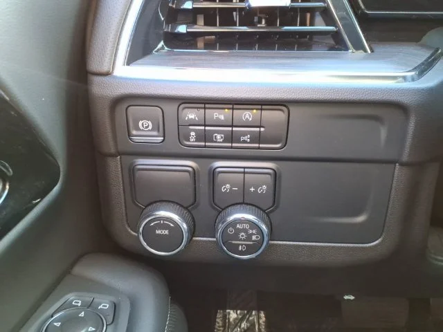 Used 2025 Sterling Gray Metallic Chevrolet Premier image 19