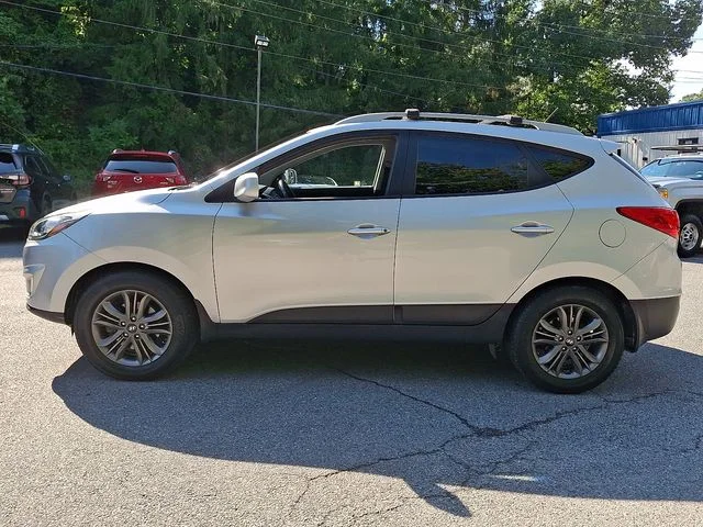 Used 2015 Silver Hyundai SE image 7