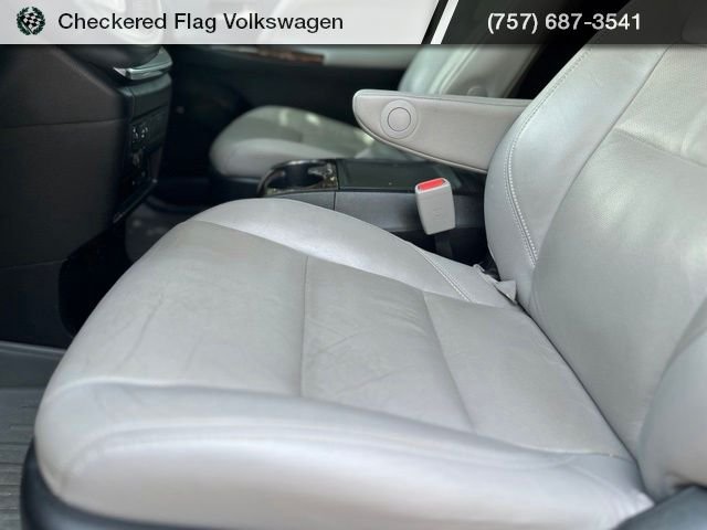 Used 2019 Celestial Silver Metallic Toyota Limited Premium 7 Passenger image 21