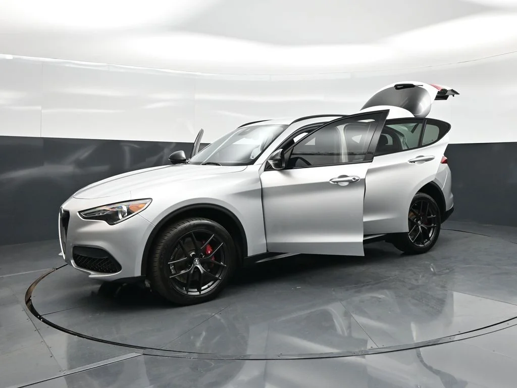 Used 2020 Gray Alfa Romeo Base image 27