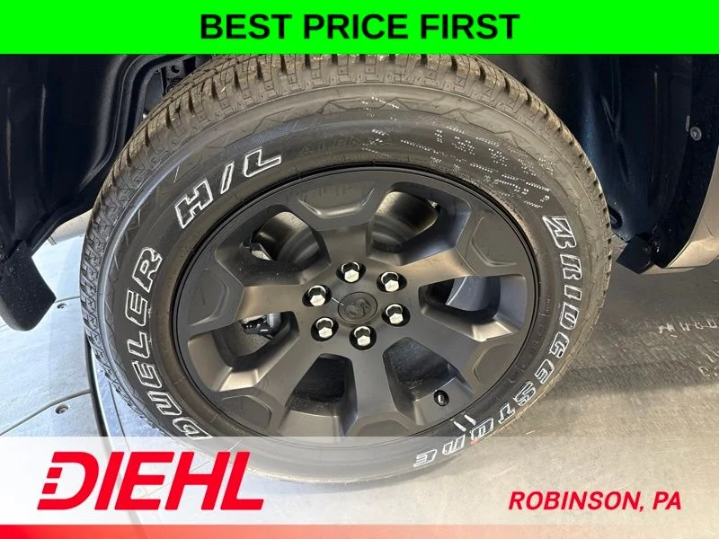 New 2026 Diamond Black Crystal Pearl-Coat Exterior Paint RAM Big Horn/Lone Star image 8