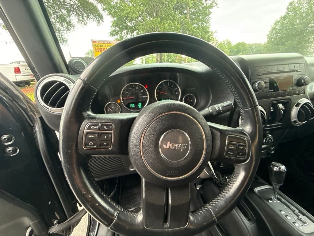 Used 2014 Black Jeep Unlimited Rubicon image 12