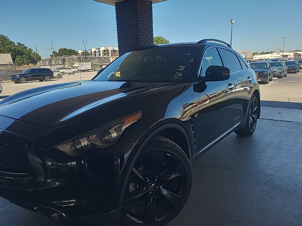 2017 INFINITI QX70