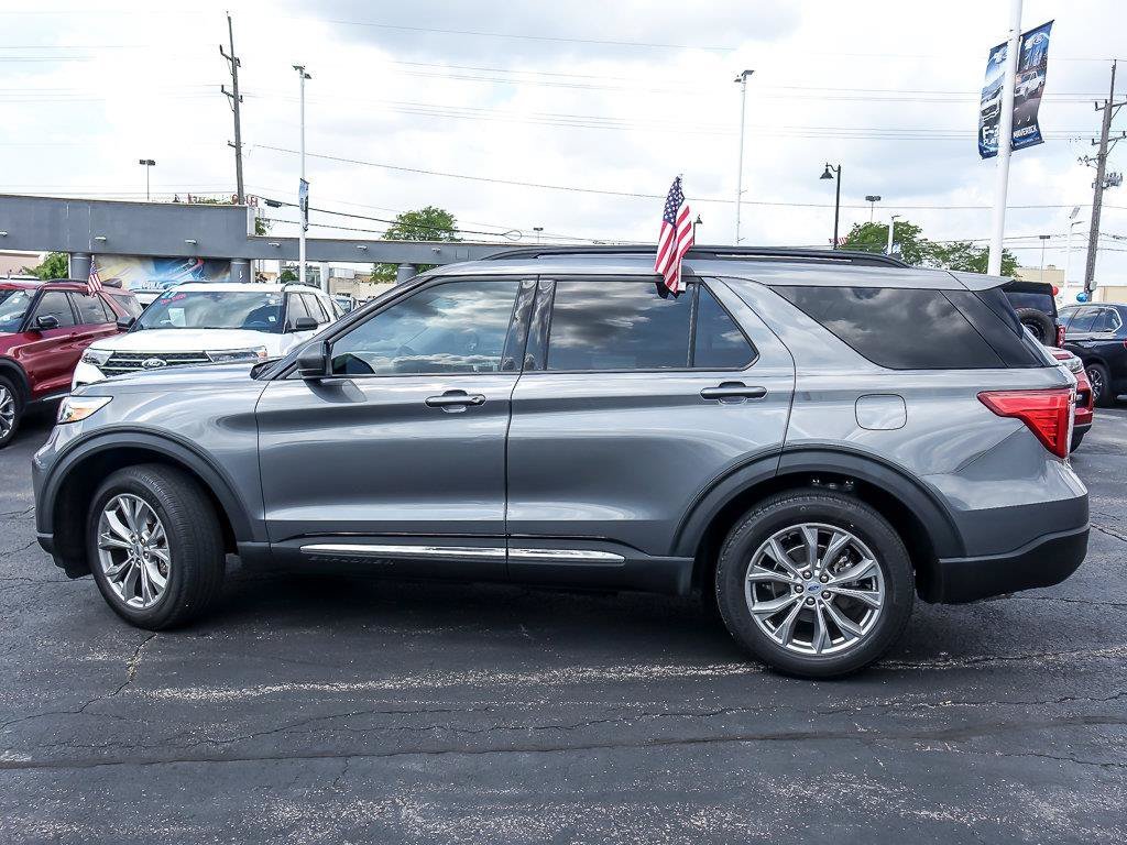 Used 2023 Gray Metallic Ford XLT image 6