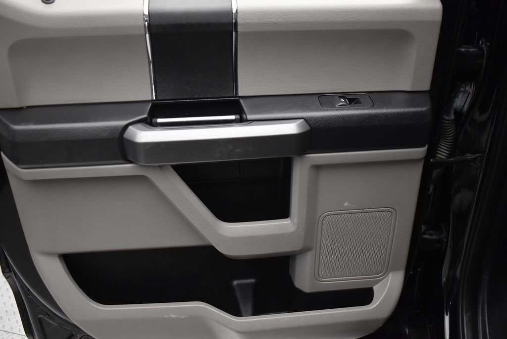 Used 2020 Black Ford XLT image 27