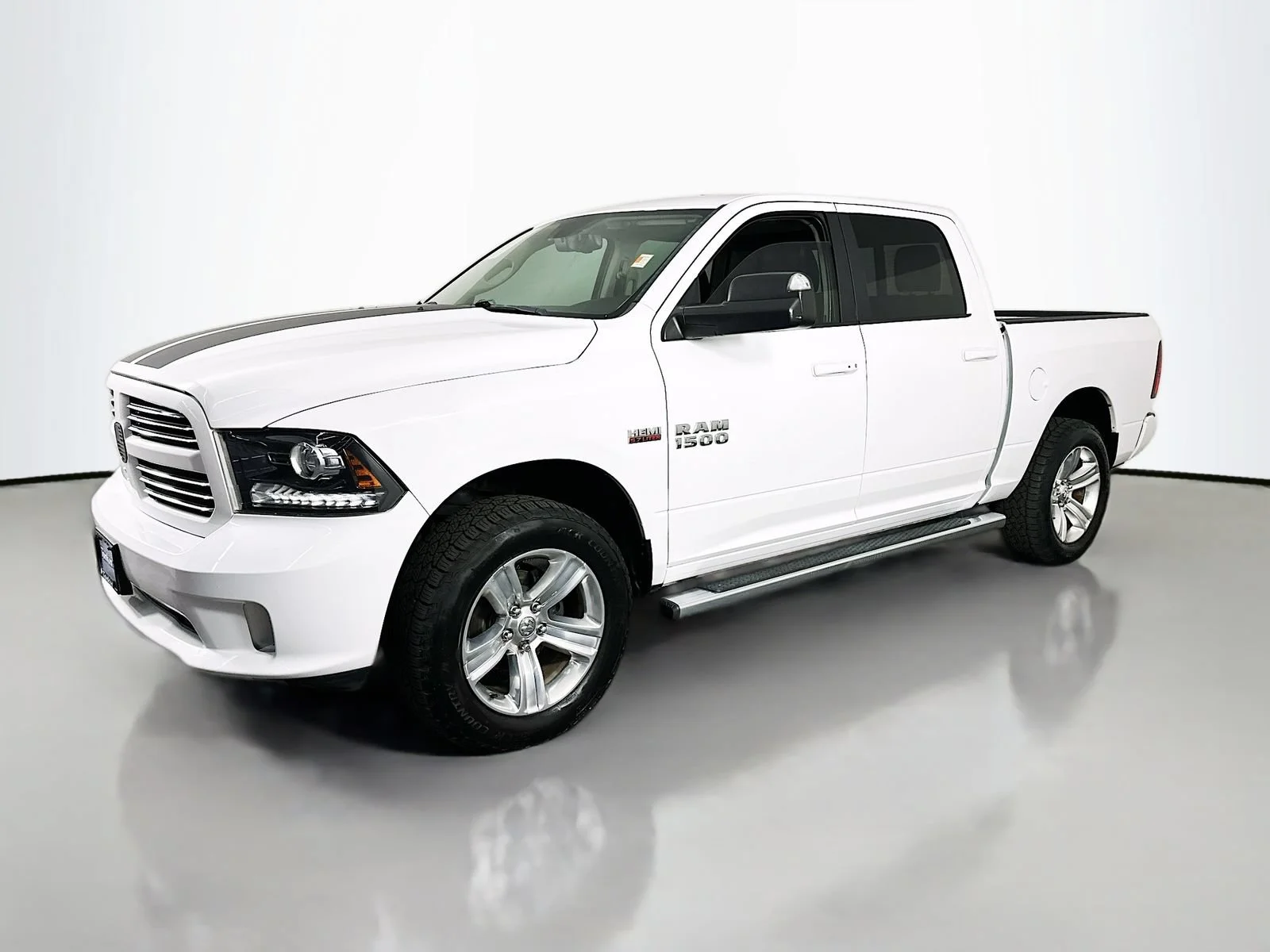 Used 2017  Ram Sport image 4