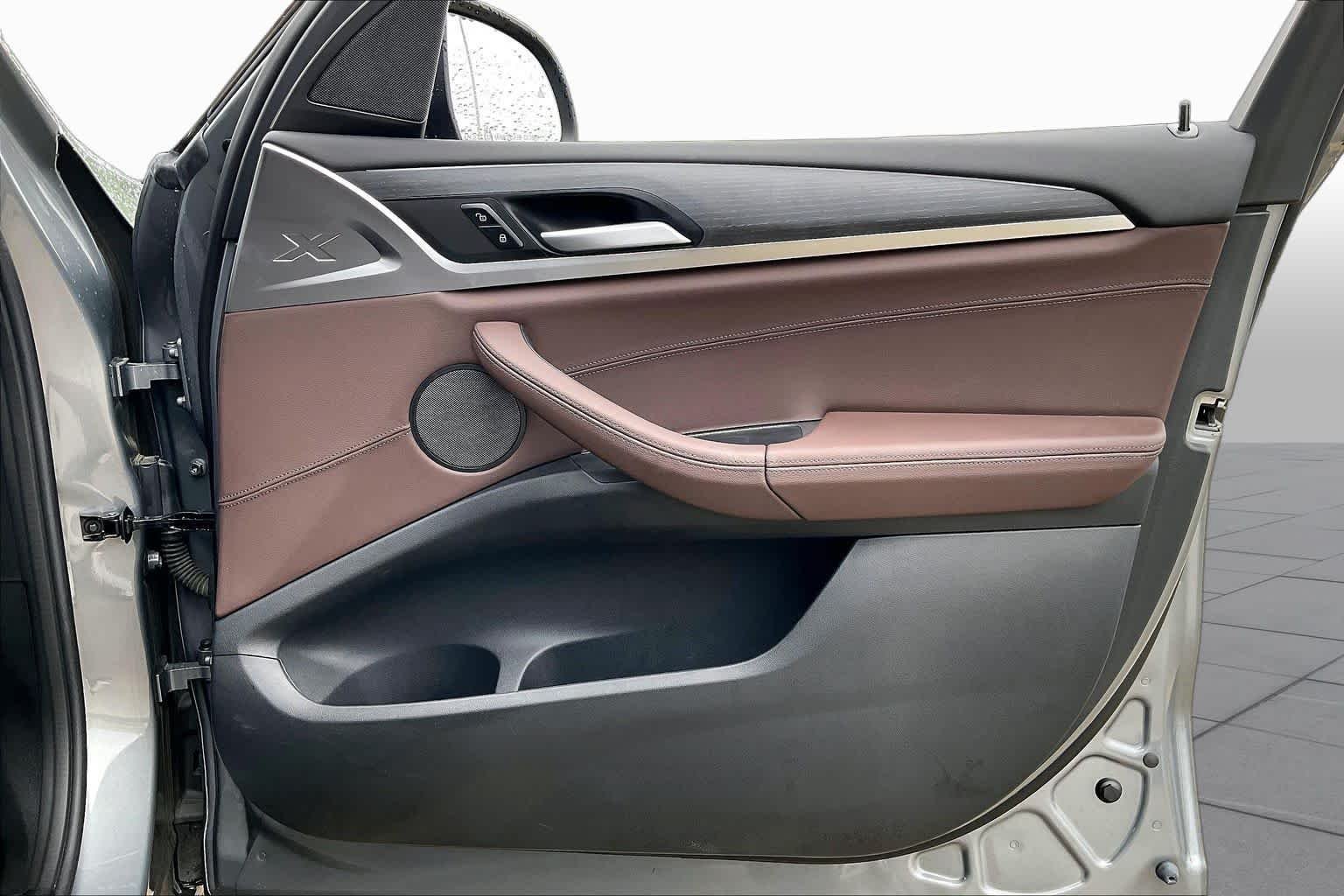Used 2024 Skyscraper Grey Metallic BMW xDrive30i image 21