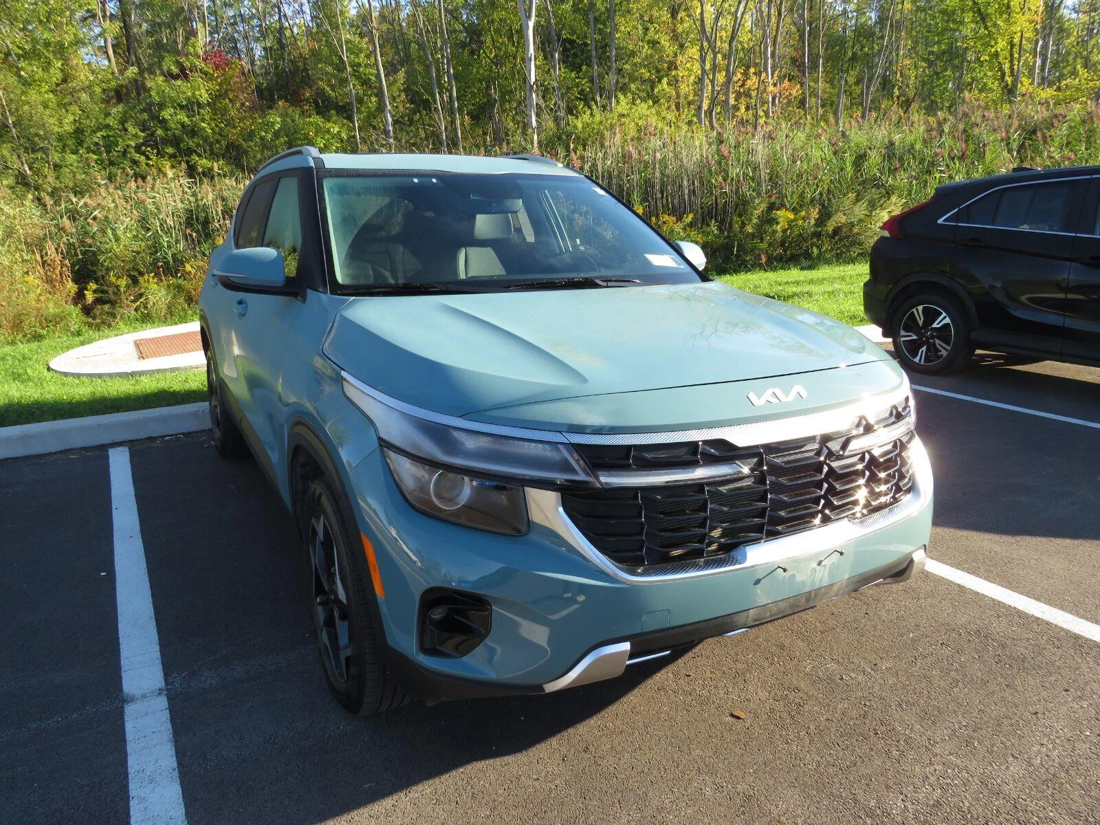 Used 2024 PLUTON BLUE KIA  image 2