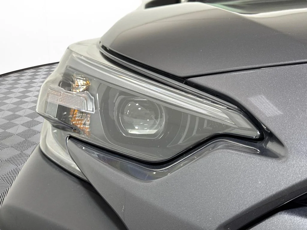 Used 2025 Gray Metallic Subaru Premium image 17