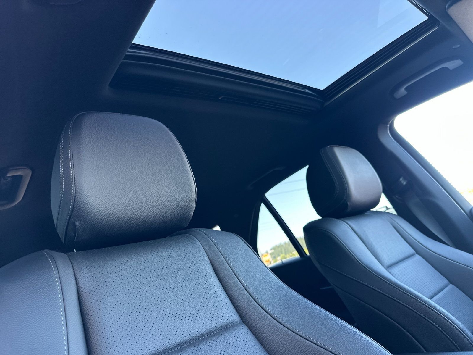 Used 2024 Black Mercedes-Benz GLE 350 image 16