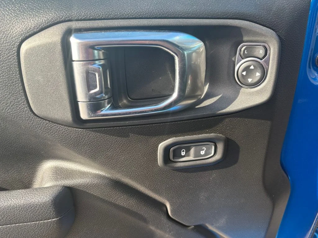 2025 Jeep Wrangler 4-Door Willys - Photo 16