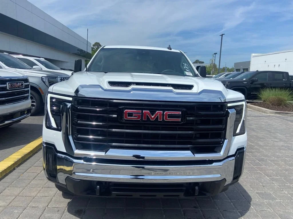 New 2026 Summit White GMC Pro image 4