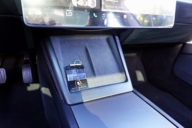 Used 2025  Tesla Long Range image 32