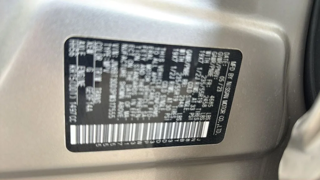 Used 2023 Champagne Silver Metallic Super Black Nissan Platinum image 20