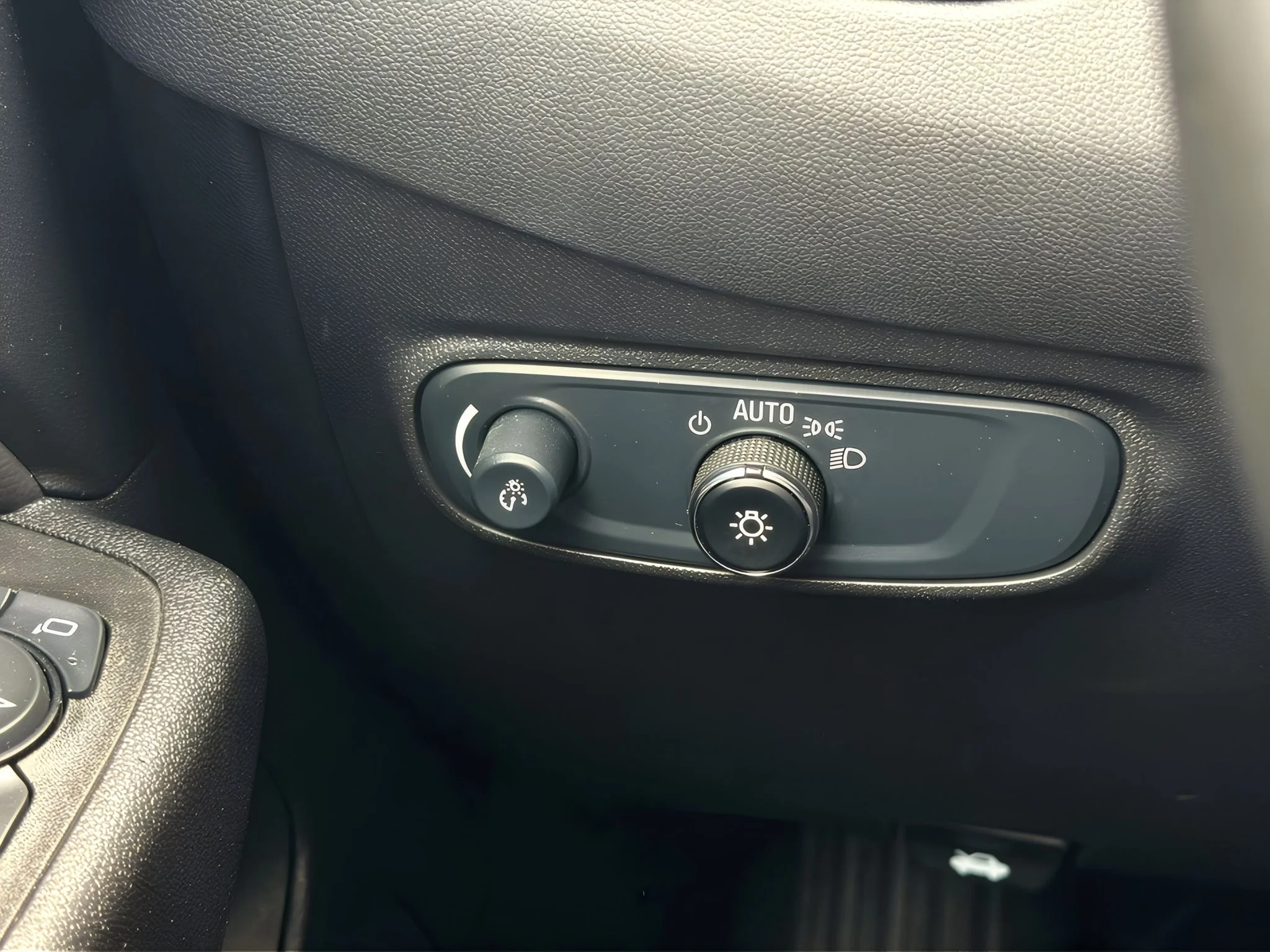 2024 Chevrolet Equinox LT - Photo 17