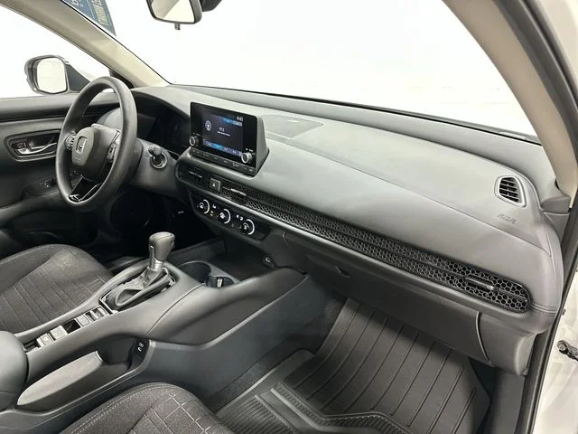 Certified Used 2025 Lunar Silver Metallic Honda LX image 16