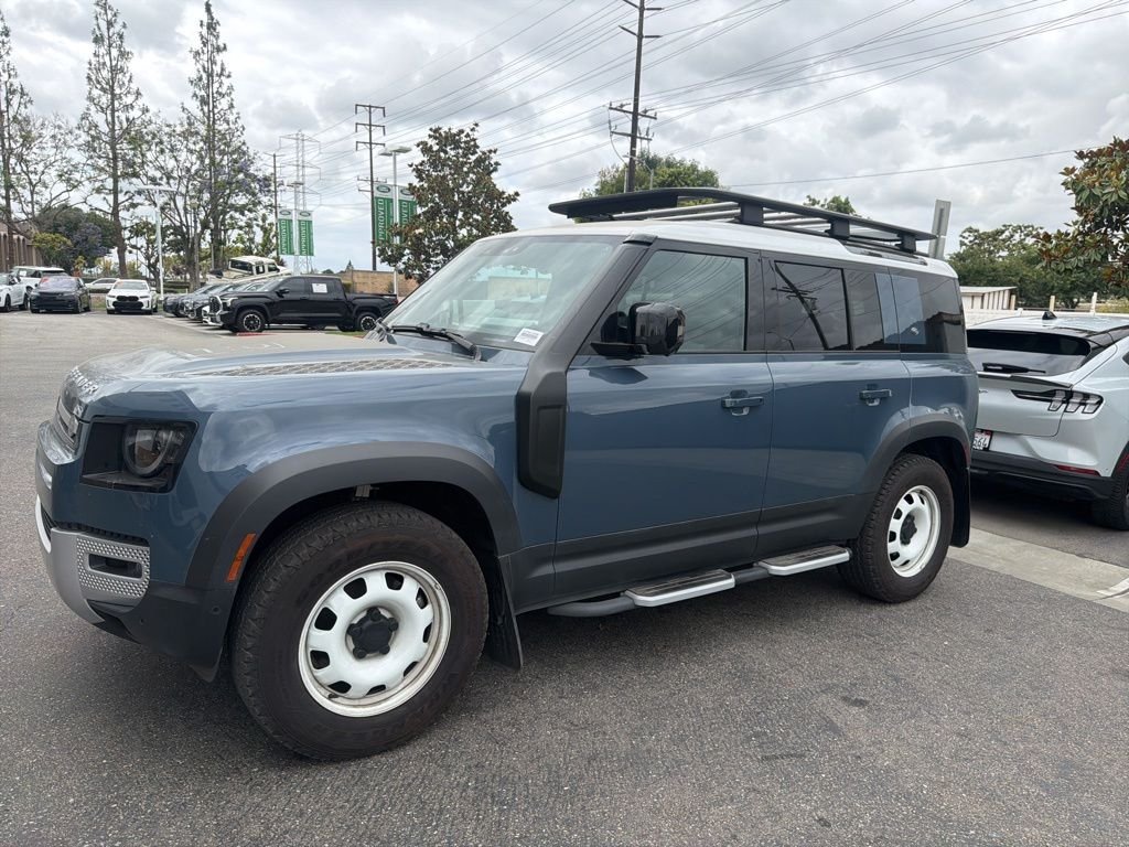 2023 Land Rover Defender S's photo