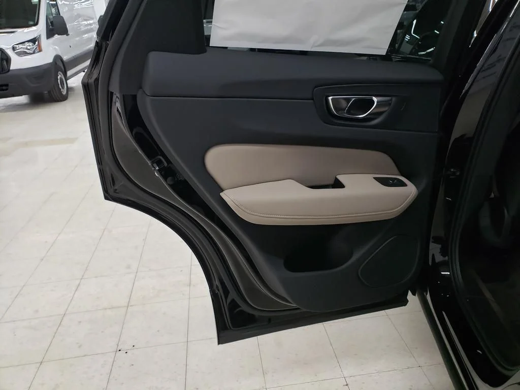 New 2026 Onyx Black Volvo Plus image 14