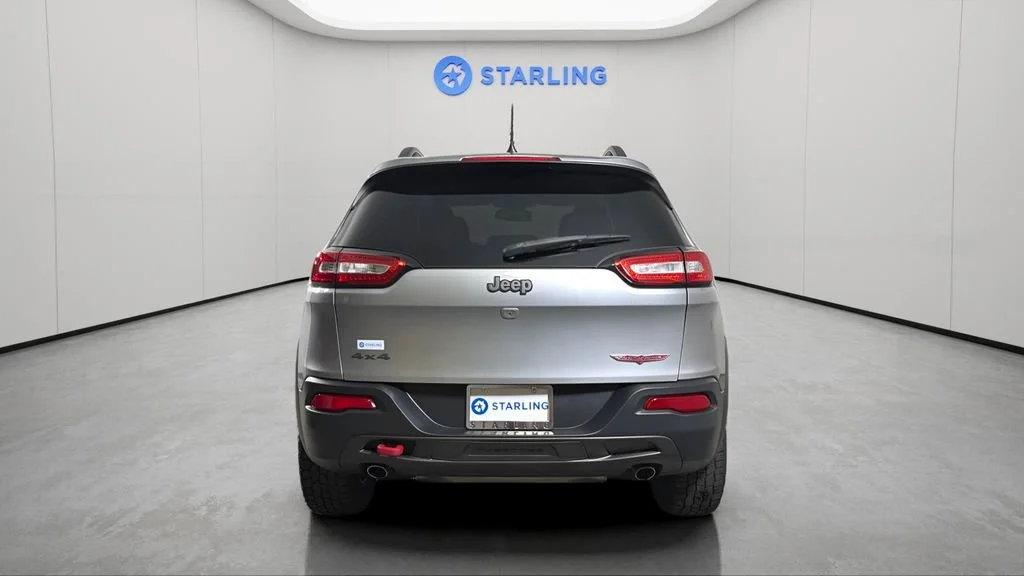 Used 2017 Silver Jeep Trailhawk 4x4 image 7