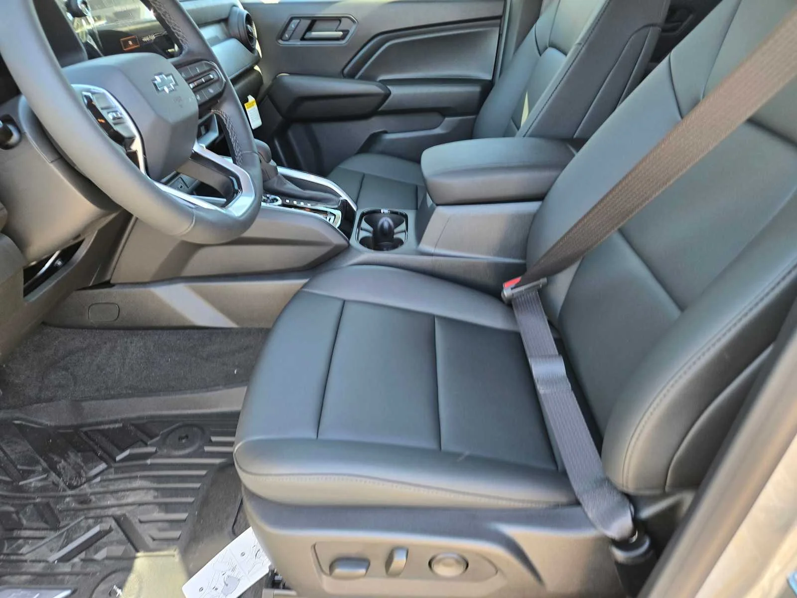2026 Chevrolet Colorado Trail Boss - Photo 17