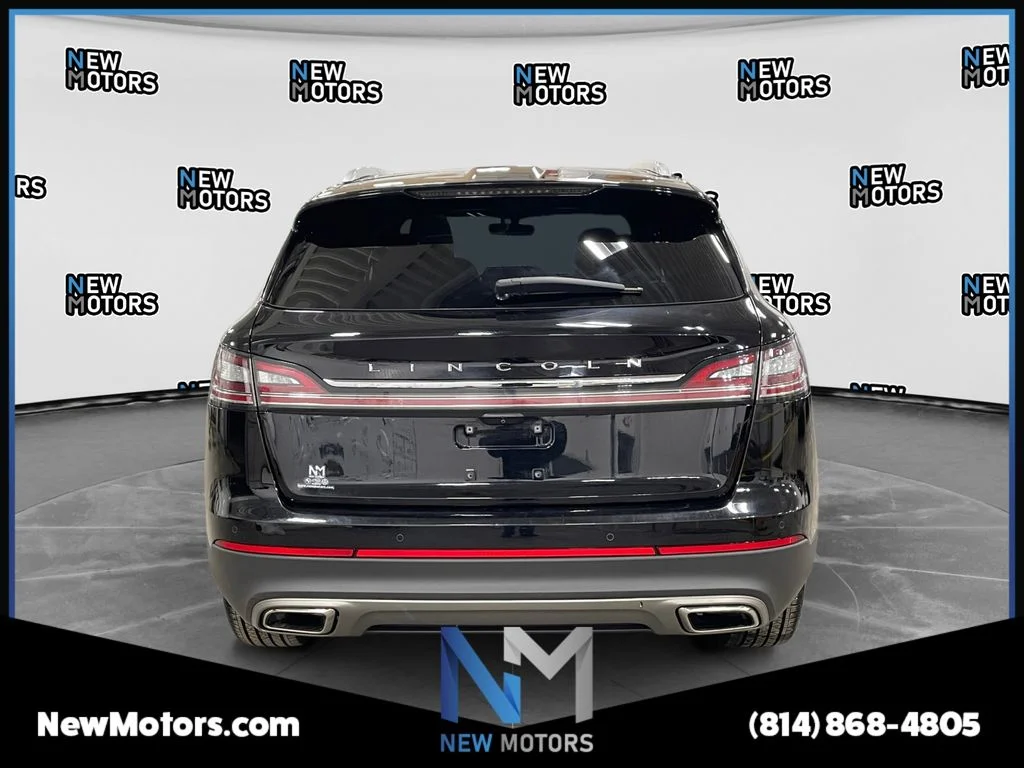 Used 2022 Black Metallic Lincoln Reserve image 4