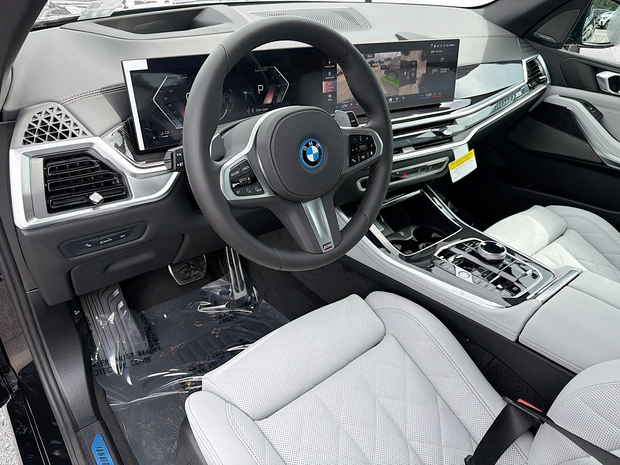 New 2026 Black Sapphire Metallic BMW xDrive50e image 25
