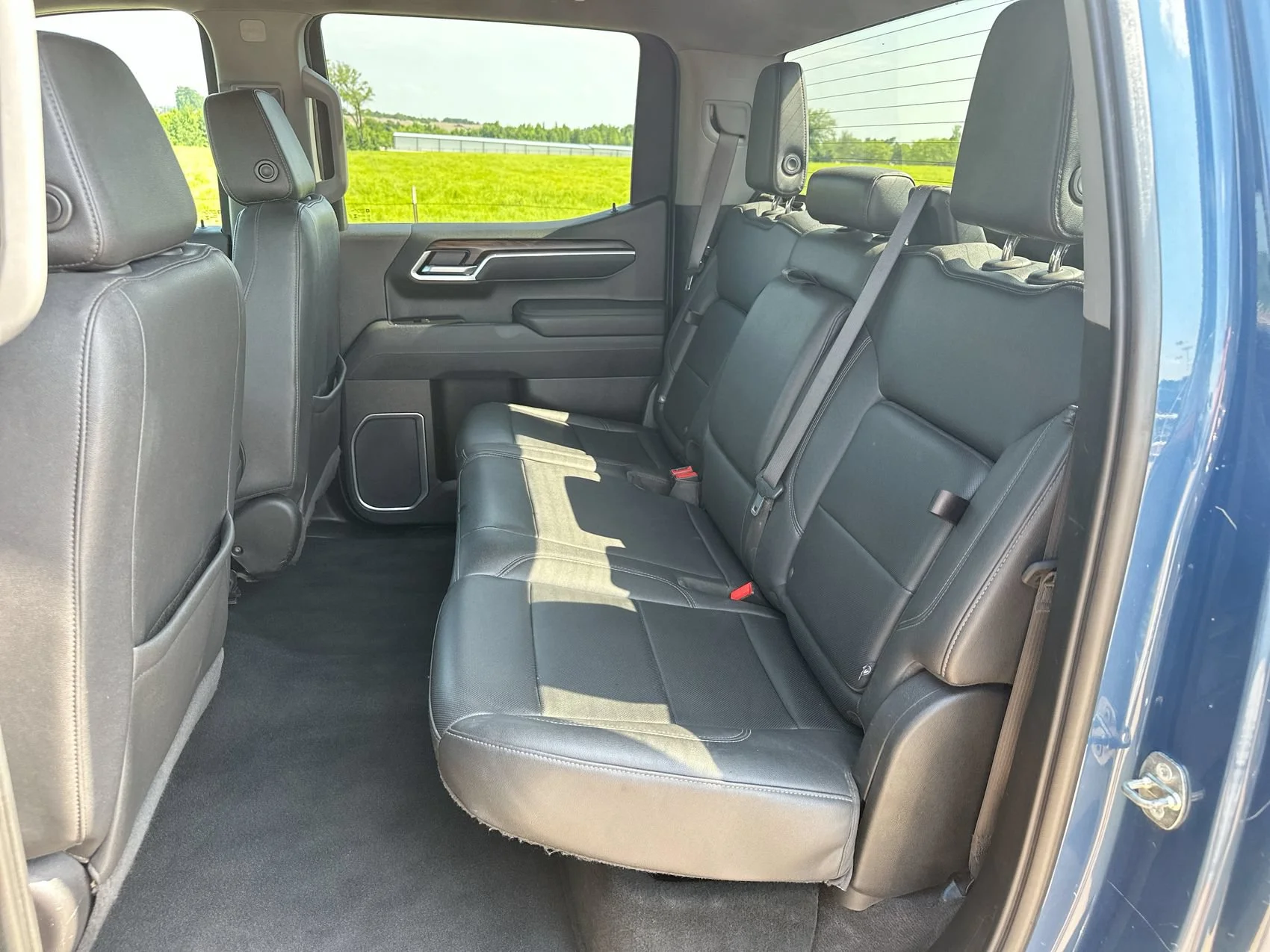 Used 2024 Downpour Metallic GMC SLT image 21