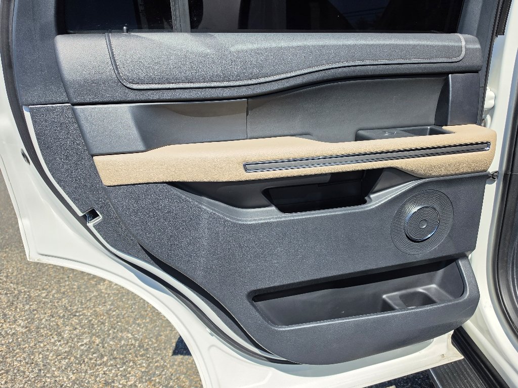 Used 2022 White Metallic Ford XLT image 35