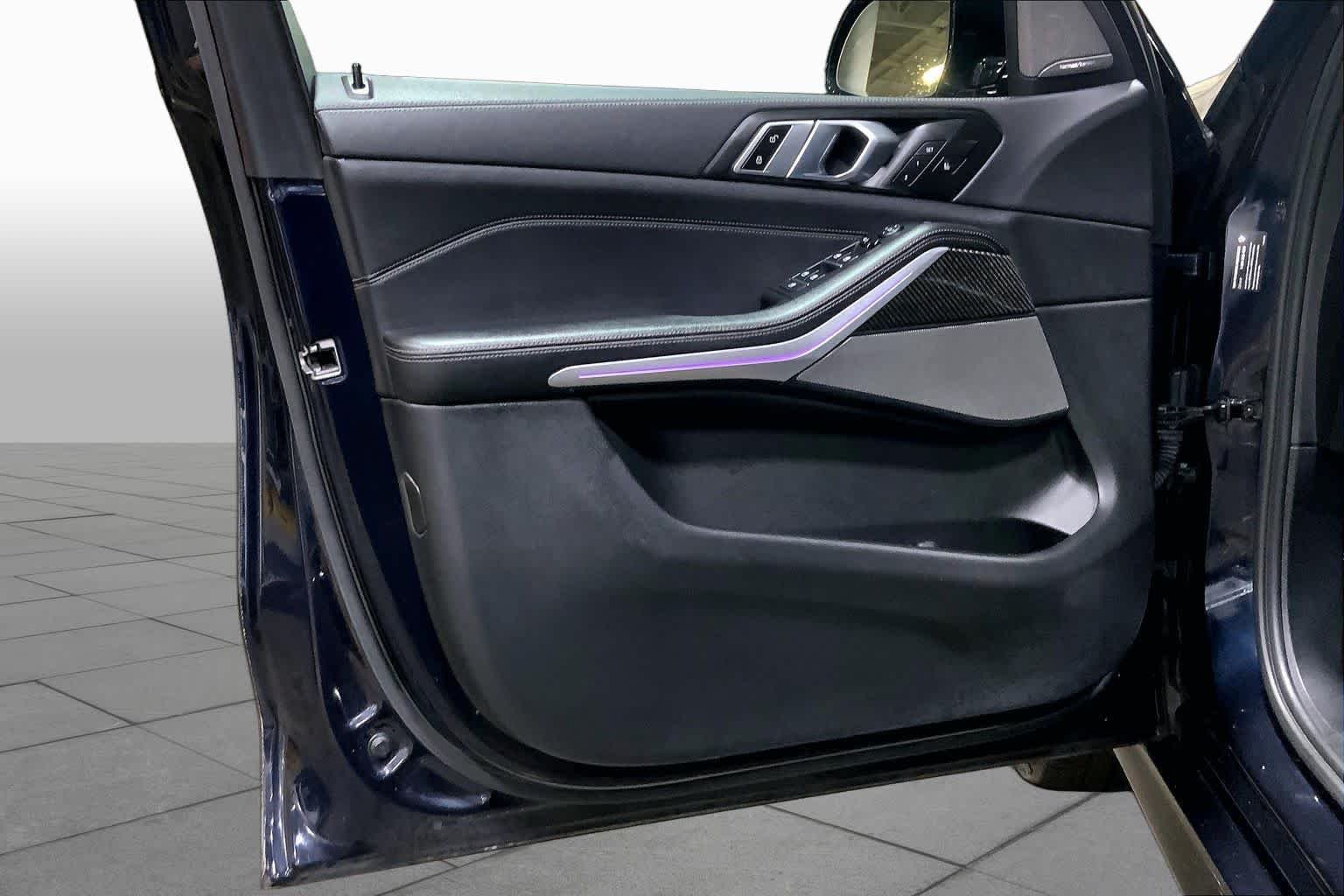 Used 2022 Carbon Black Metallic BMW M50i image 22
