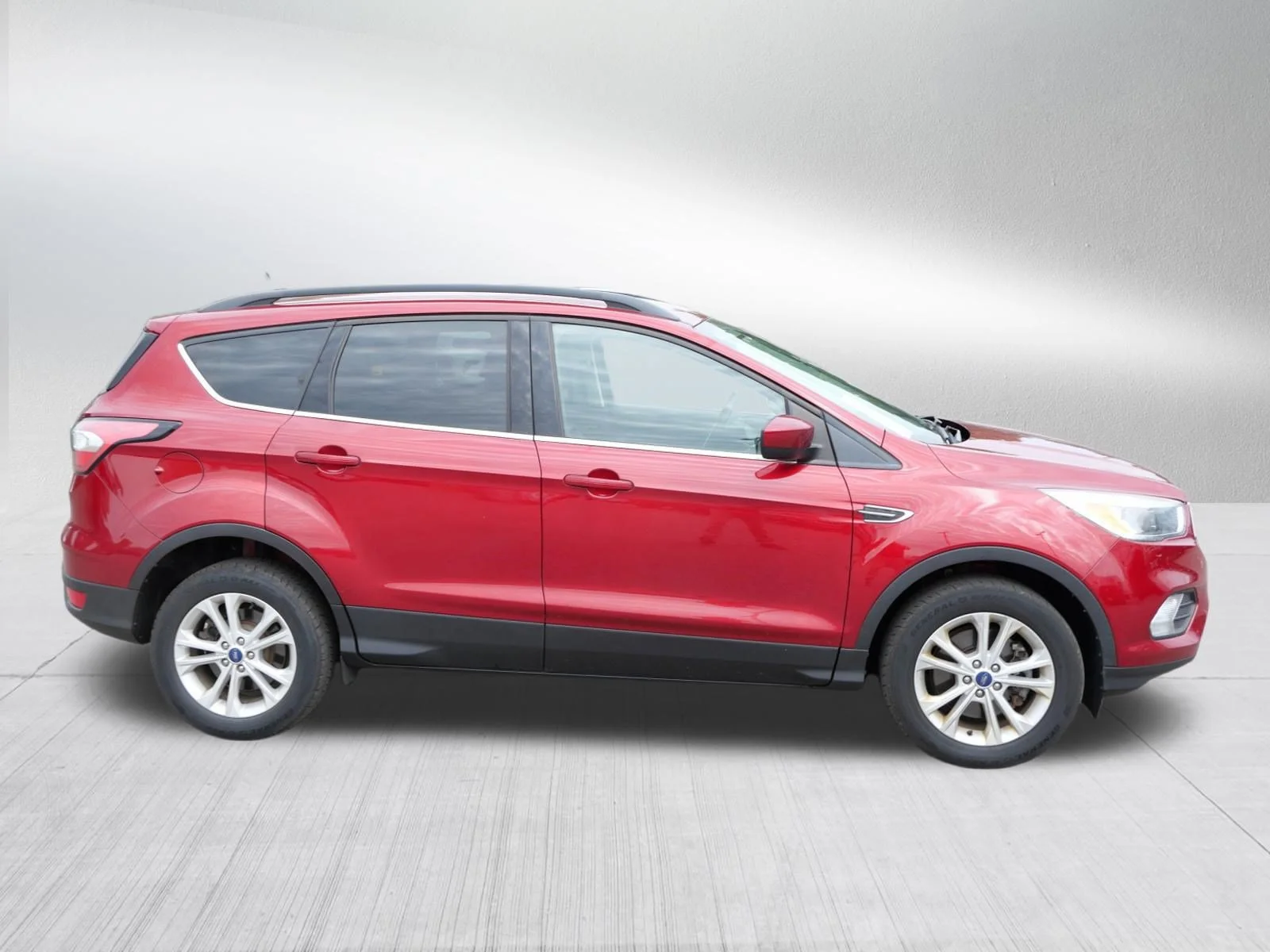 Used 2018 Ruby Red Metallic Tinted Clearcoat Ford SE image 8