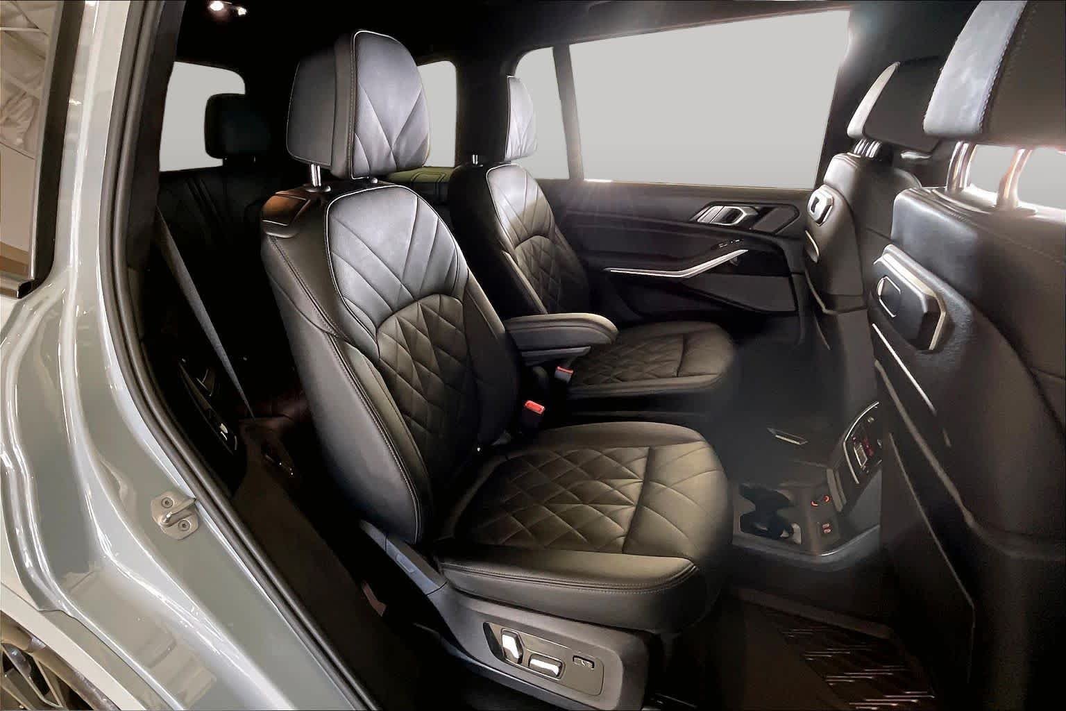 Used 2024 Brooklyn Grey Metallic BMW xDrive40i image 18