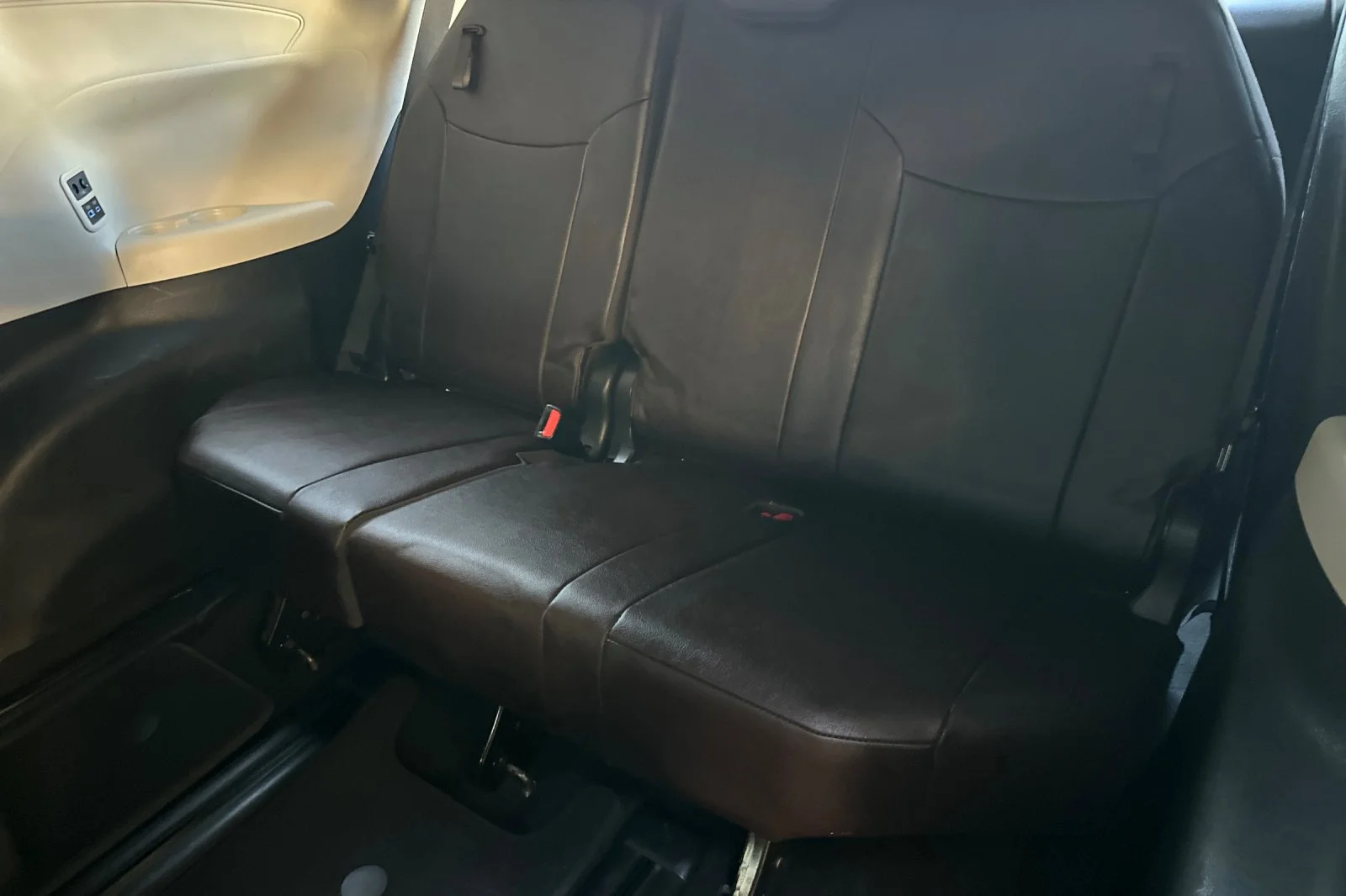 2021 Toyota Sienna Platinum - Photo 21