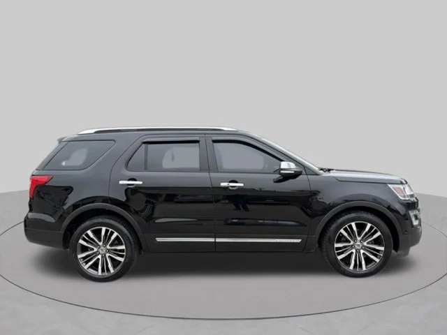 Used 2017 Black Ford Platinum image 2