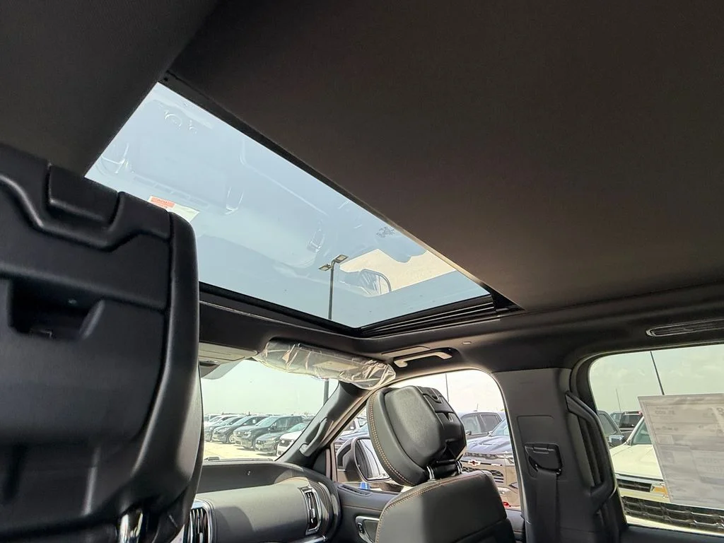 New 2027 Agate Black Metallic Ford Tremor® image 9