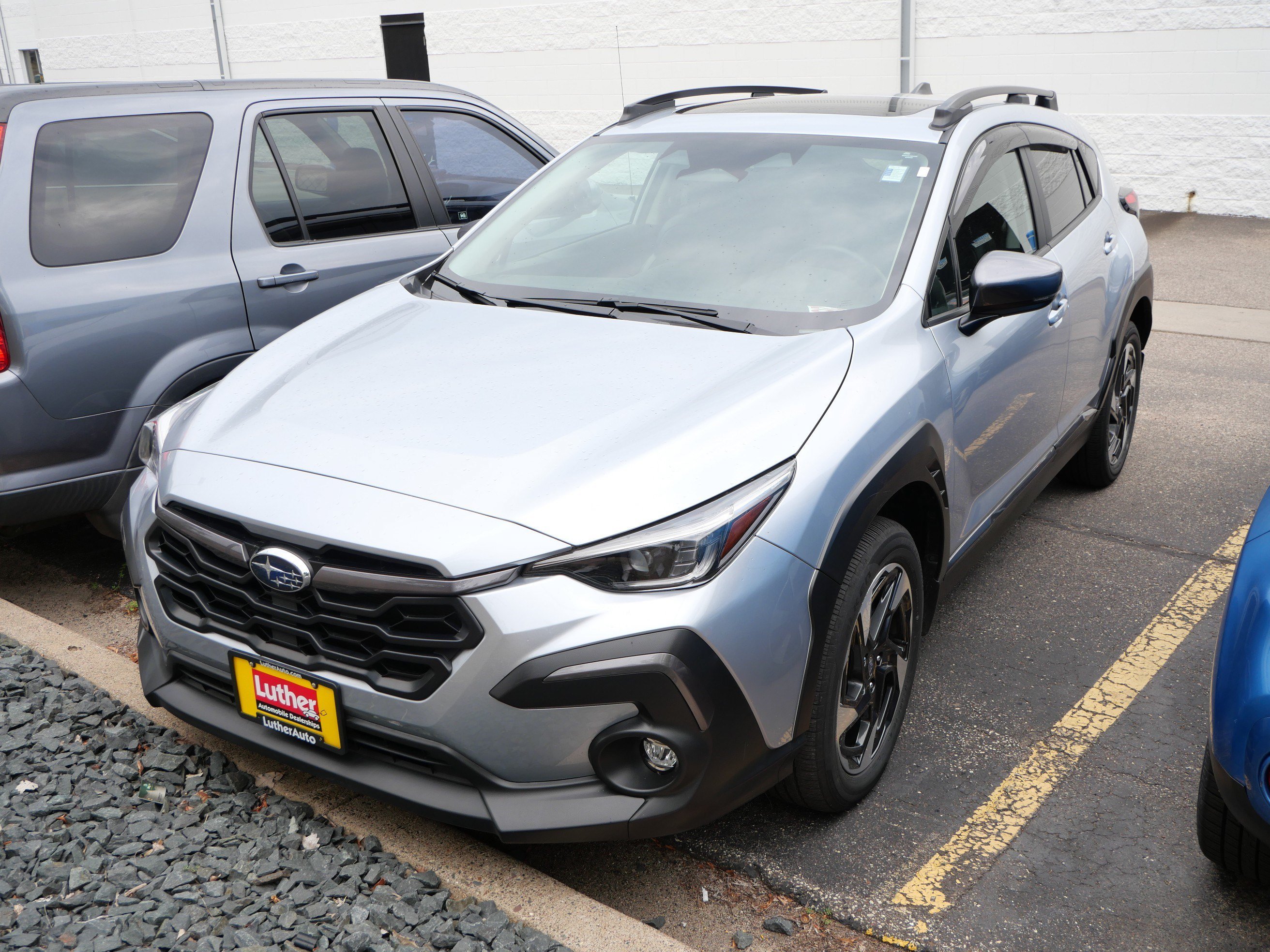 Used 2024 Ice Silver Metallic Subaru Limited image 3