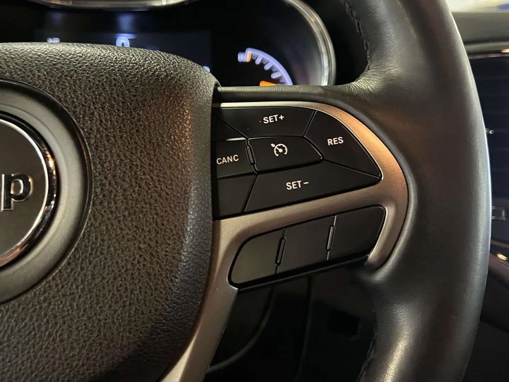 Used 2018 White Jeep Altitude 4x4 image 21