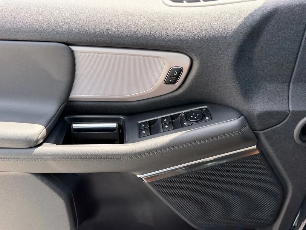 New 2027 Gray Ford Active image 15