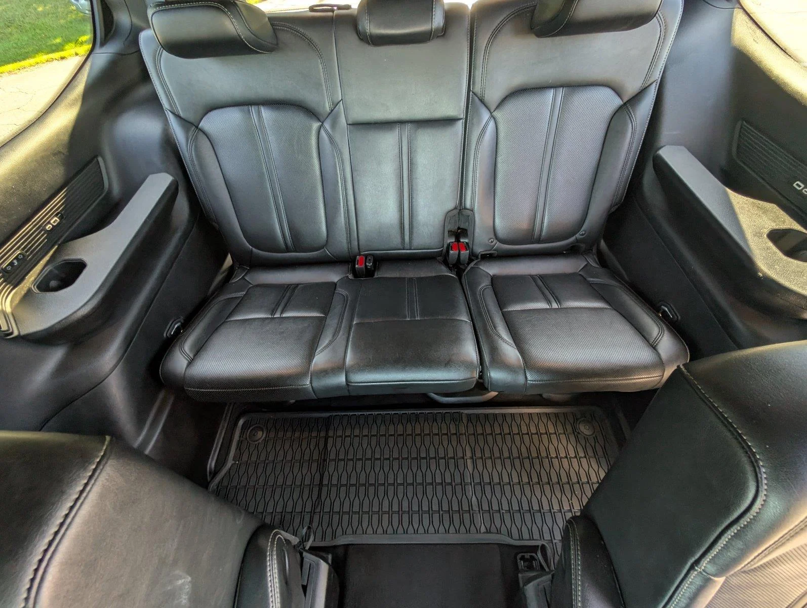 Used 2024 Bright White Clearcoat Jeep Series III image 39