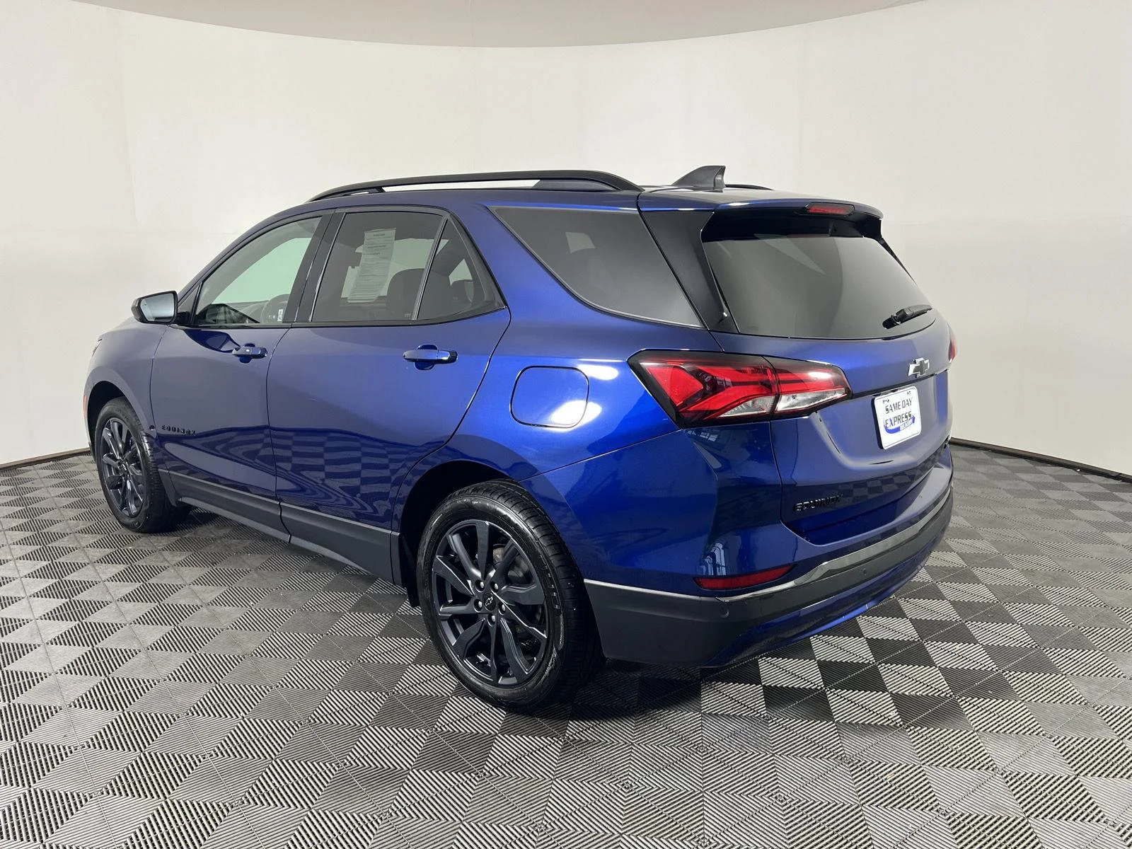 Used 2022 Blue Glow Metallic Chevrolet RS image 28
