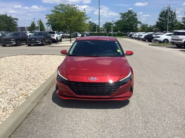 Used 2023 Scarlet Red Hyundai Blue image 8