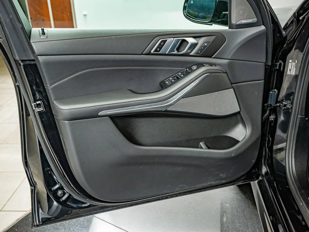 Used 2023 Black Sapphire Metallic BMW xDrive40i image 19