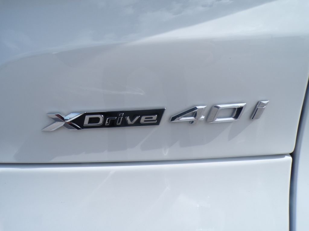 Certified Used 2025 Alpine White BMW xDrive40i image 26