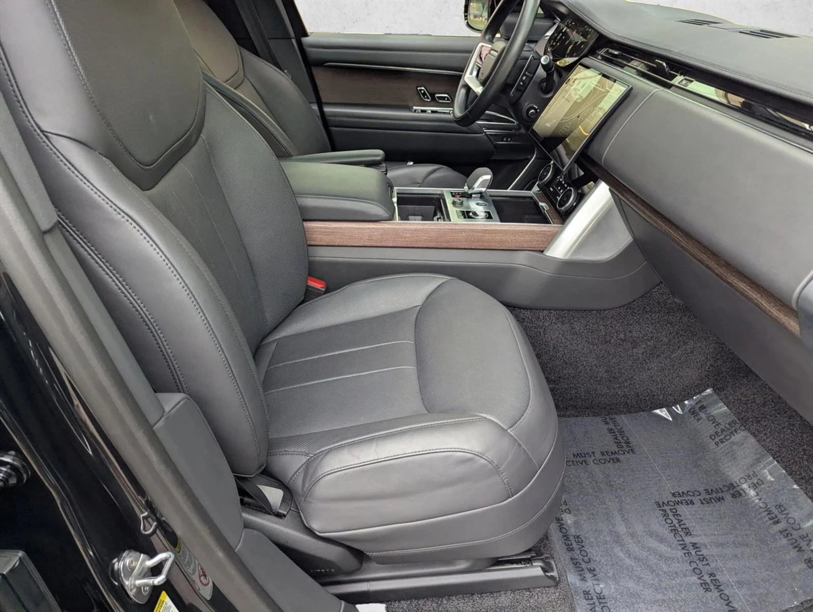 Used 2023 Black Land Rover SE image 20