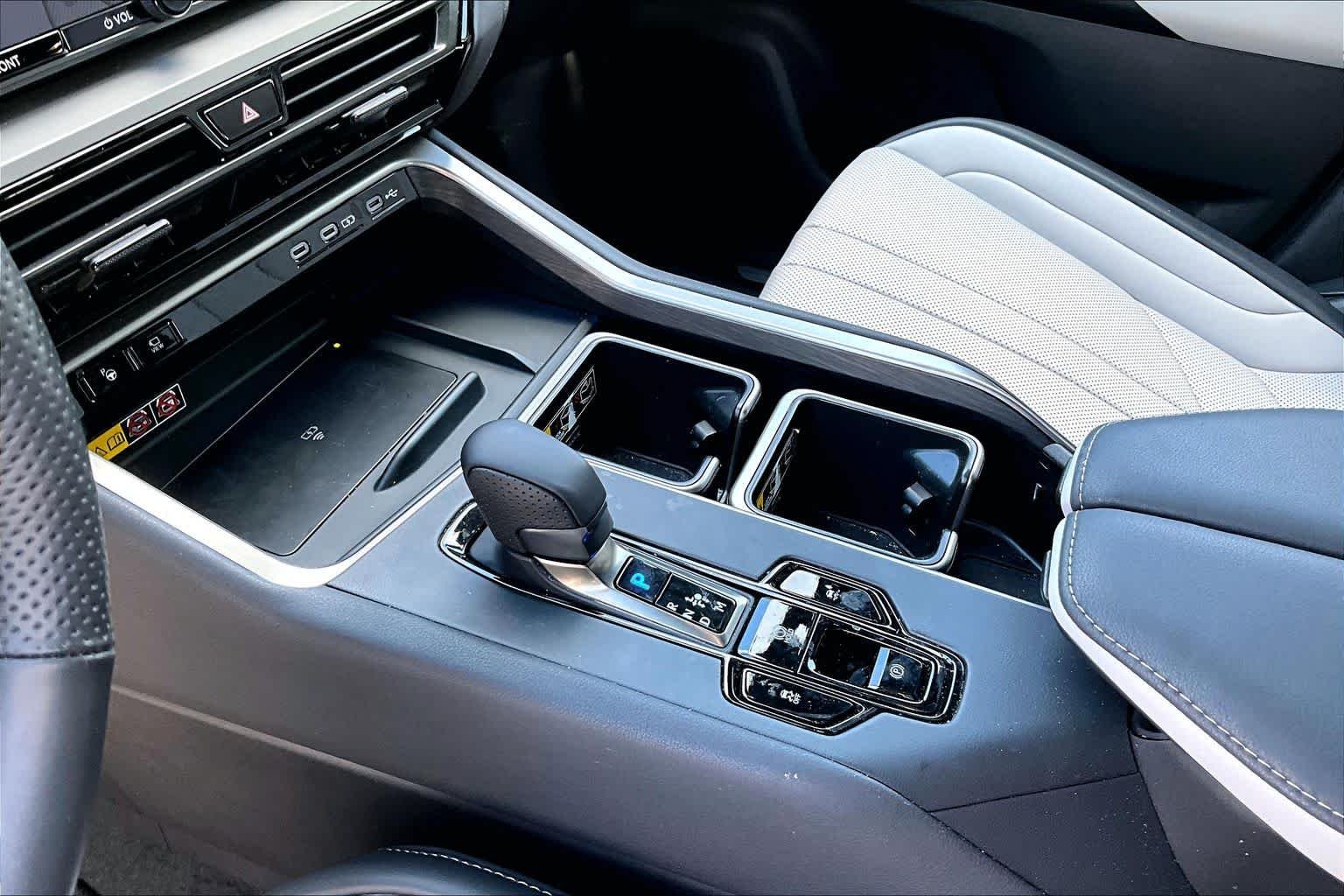 Used 2025 Nightfall Mica Lexus F SPORT Premium image 17