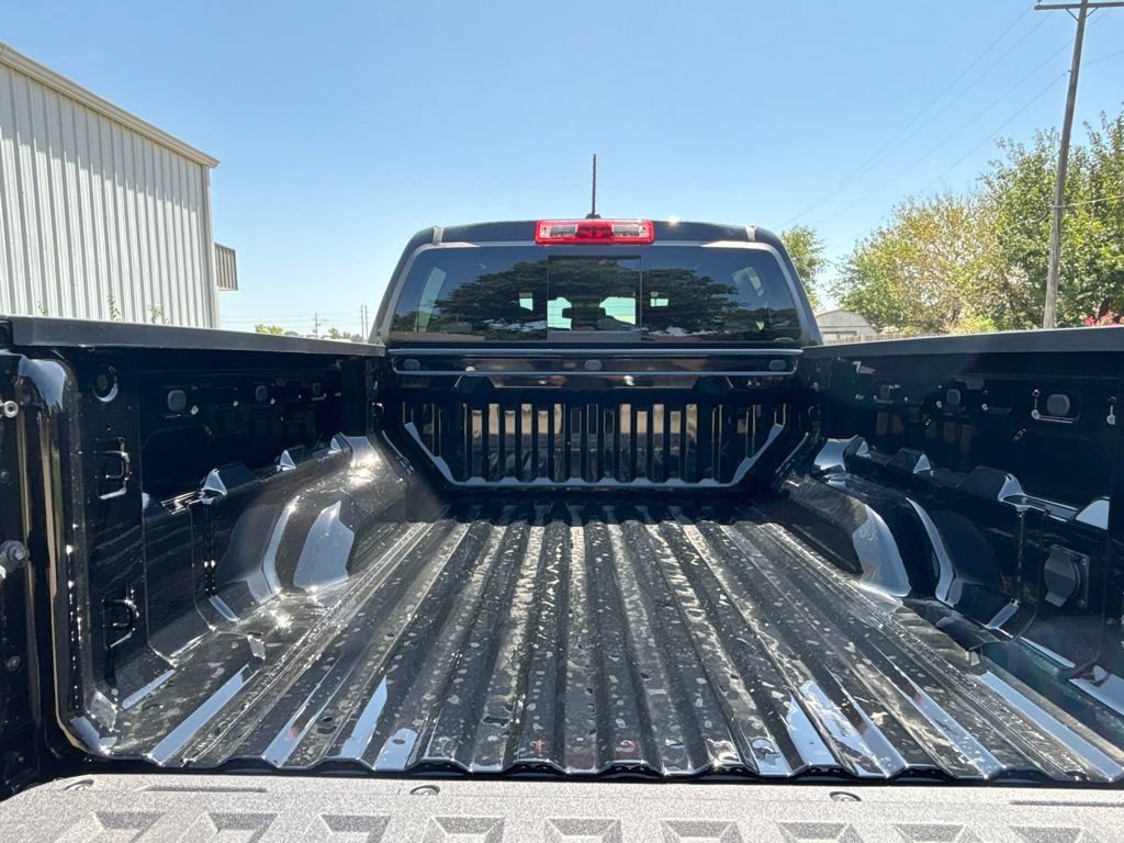 2026 GMC Canyon AT4 - Photo 9