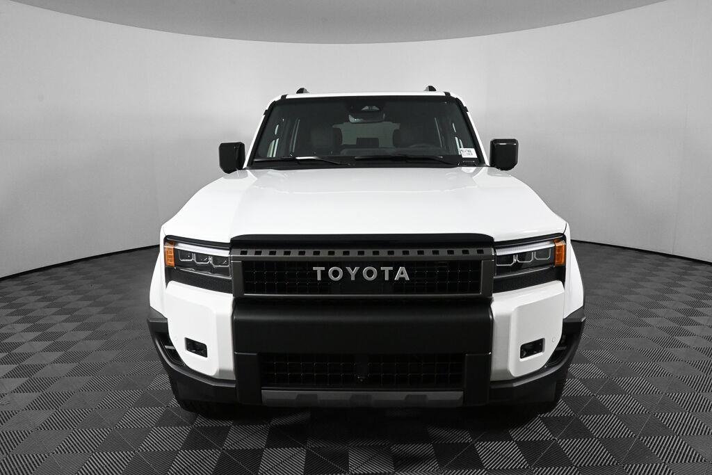 Used 2027 Ice Cap Toyota BASE image 33