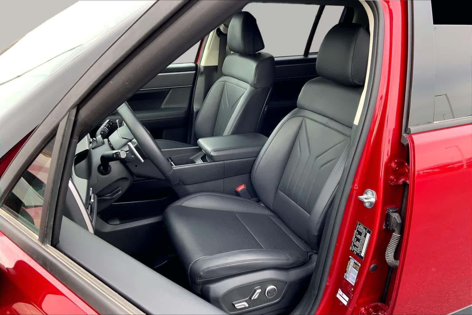 Used 2025 Ultimate Red Hyundai SEL image 8