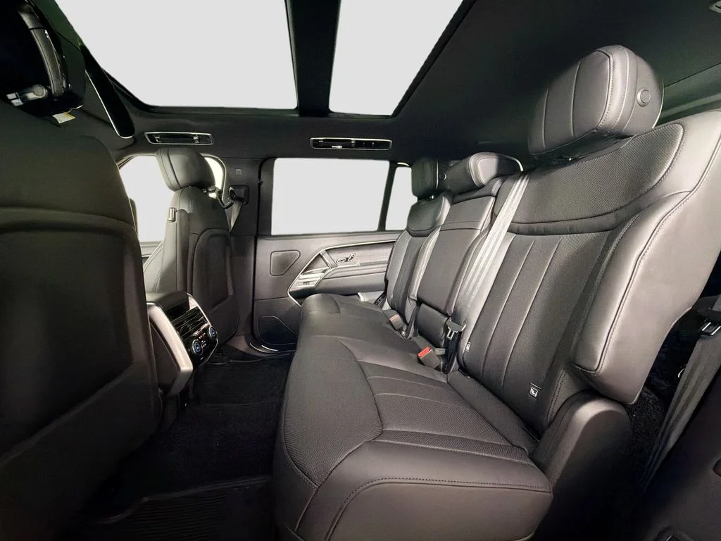 New 2026 Carpathian Grey Land Rover SE 7 Seats image 26