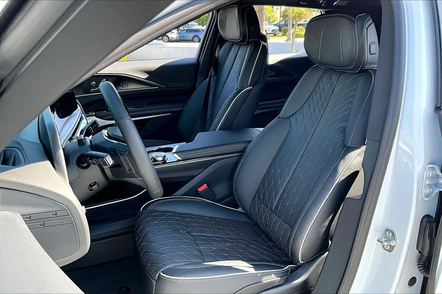 2027 Cadillac LYRIQ Signature Luxury - Photo 9